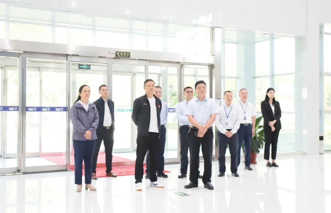 快樂過“雙節(jié)”，安全不放假｜河南農(nóng)投集團(tuán)黨委書記、董事長李曉寰一行蒞臨花花牛乳業(yè)集團(tuán)開展“雙節(jié)”安全生產(chǎn)大檢查活動并慰問一線職工、