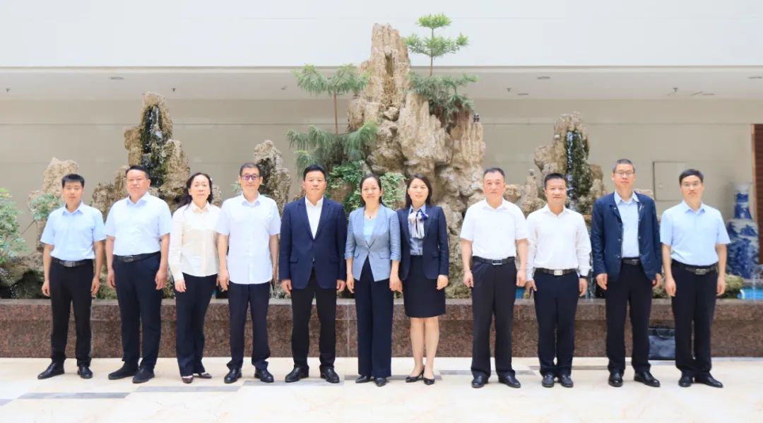 揚帆起航 譜寫絢麗新篇章 | 花花牛乳業(yè)集團新一屆董事會成立并召開中高層以上領導干部會議