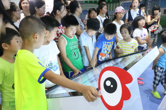 走進(jìn)花花牛見證最真實的透明品質(zhì)