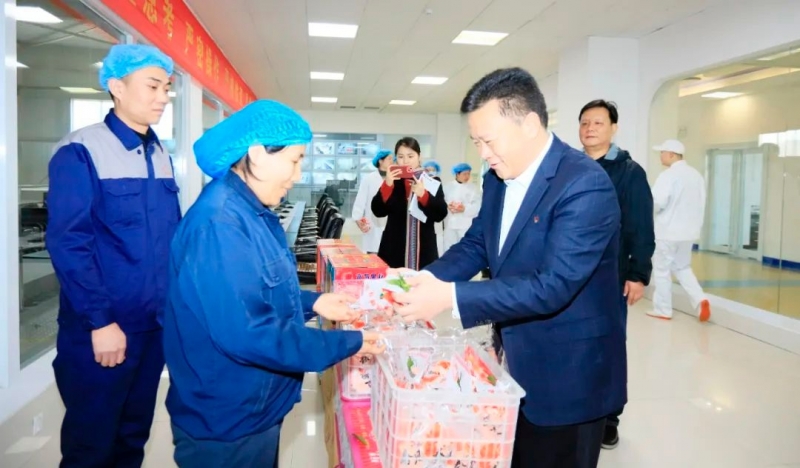 新春慰問(wèn)送關(guān)懷——集團(tuán)黨委書(shū)記、董事長(zhǎng)慰問(wèn)春節(jié)期間堅(jiān)守崗位的一線職工